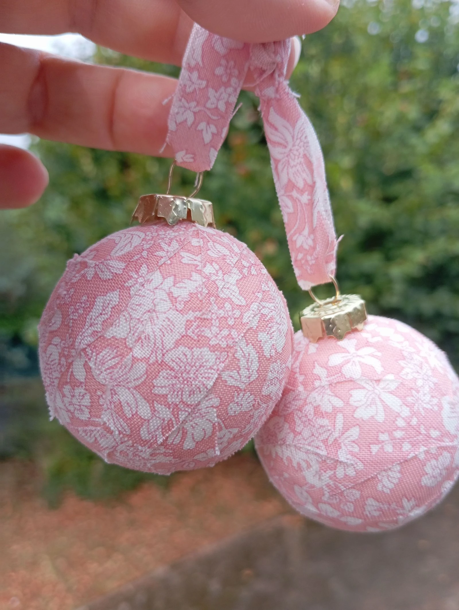 Deux petites boules de Noël liberty 